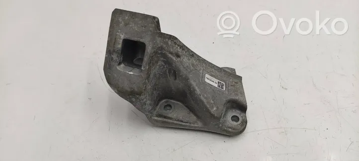 BMW M5 F90 Engine mounting bracket 7853648