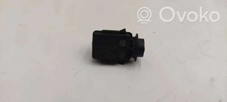 BMW M5 F90 Sensor AUC 6833647