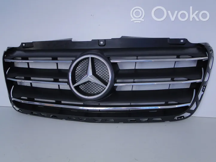 Mercedes-Benz Sprinter W907 W910 Front grill A9108852700