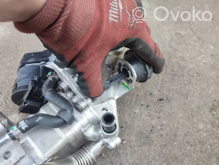 BMW 3 F30 F35 F31 Zawór EGR 11717823210