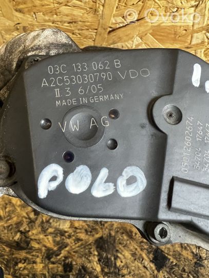 Volkswagen Polo IV 9N3 Sähköinen kaasuttimen ilmaläppärunko 03C133062B