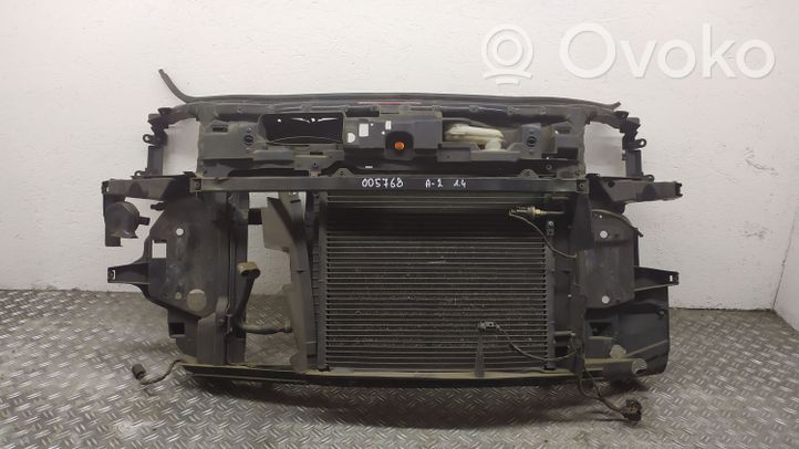 Audi A2 Radiatoru panelis (televizors) 8Z0959501