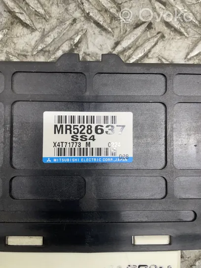 Mitsubishi Pajero Komputer / Sterownik ECU silnika 