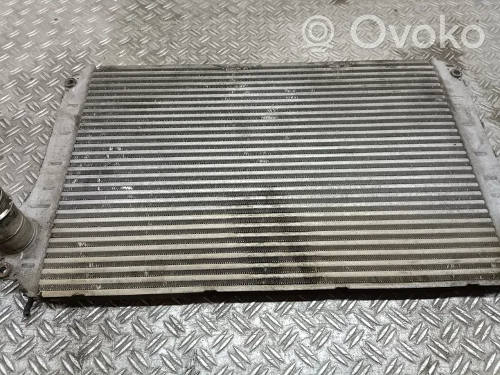 Toyota Corolla Verso E121 Chłodnica powietrza doładowującego / Intercooler 