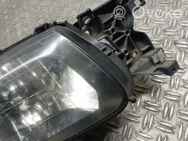 Subaru Forester SF Lampa przednia 