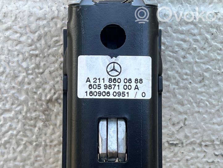 Mercedes-Benz E W211 Turvavyön korkeudensäädin A2118600688