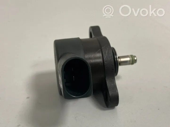 Mercedes-Benz E W210 Regulator ciśnienia paliwa A6110780149