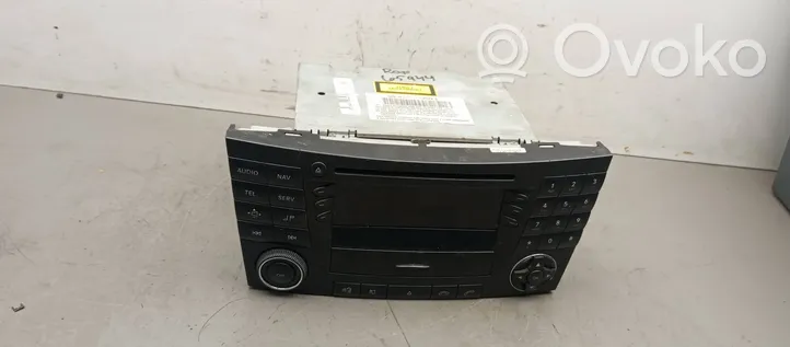 Mercedes-Benz E W211 Unità principale autoradio/CD/DVD/GPS 2118201079