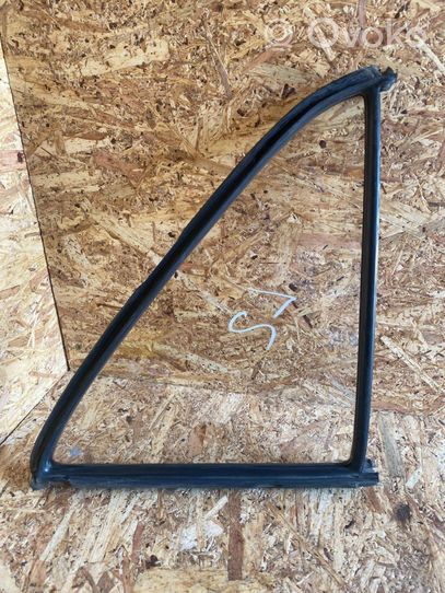 Mercedes-Benz W123 Rear door window glass 