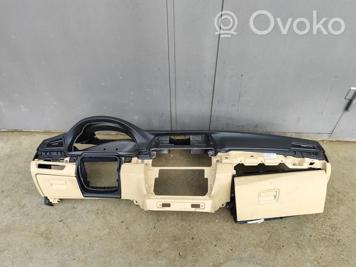 BMW 5 F10 F11 Panelė 9166657