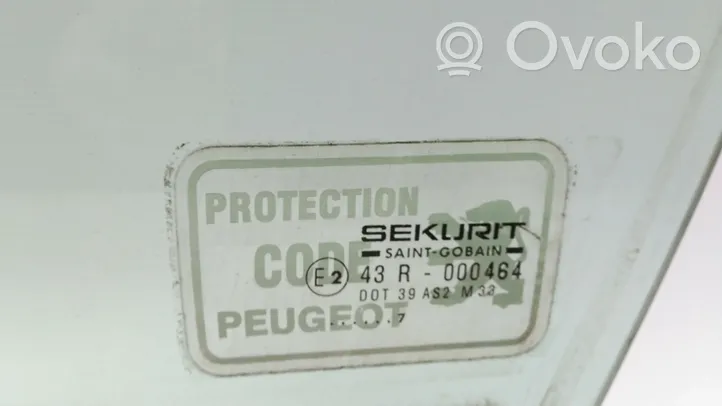 Peugeot 106 Vetro del finestrino della portiera anteriore - quattro porte 