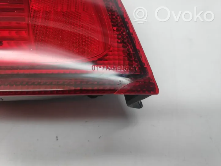 Nissan Almera N16 Lampy tylnej klapy bagażnika 