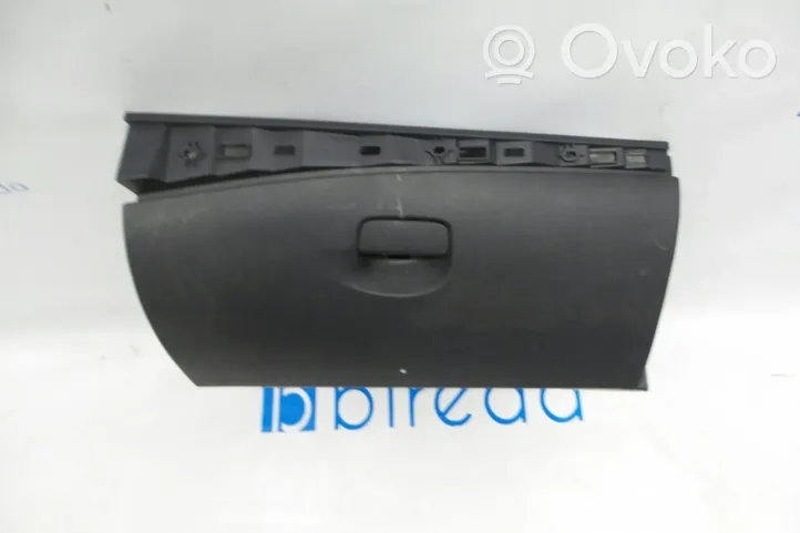 Renault Megane III Panelės stalčiuko/lentinėlės paklotėlis 