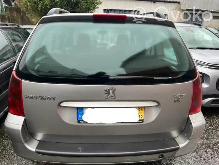 Peugeot 307 Takaluukun/tavaratilan kansi 