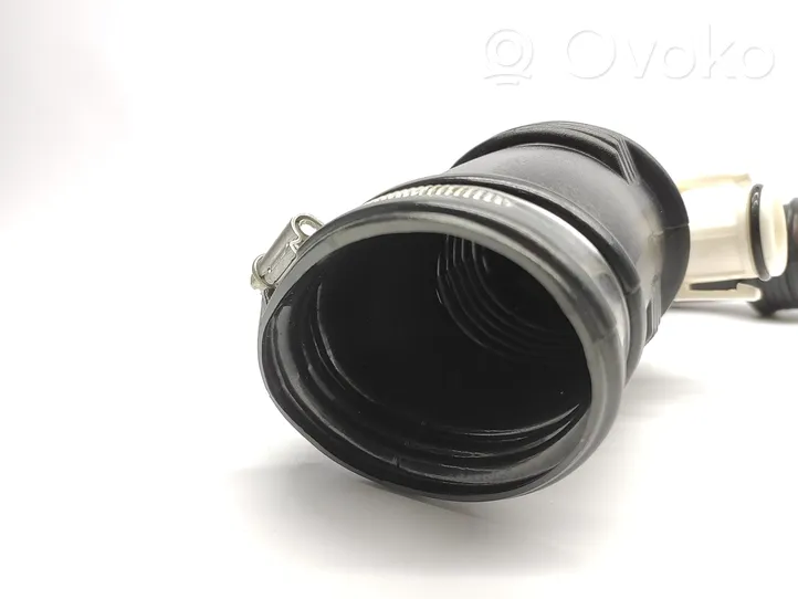 Peugeot 407 Oil fill pipe 