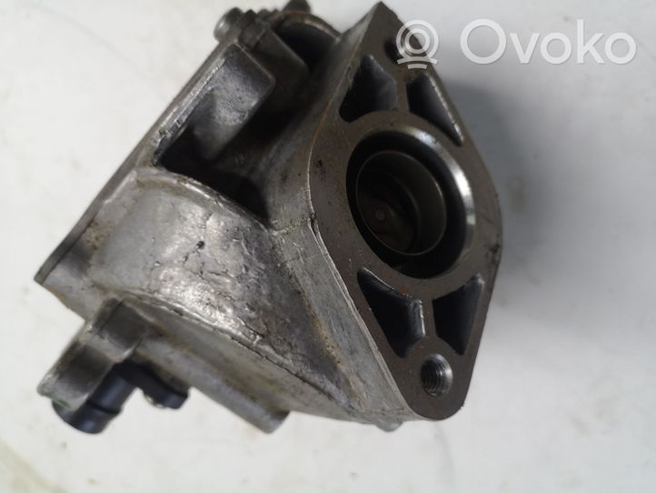 Volkswagen Golf VII Unterdruckpumpe Vakuumpumpe 06L145100A