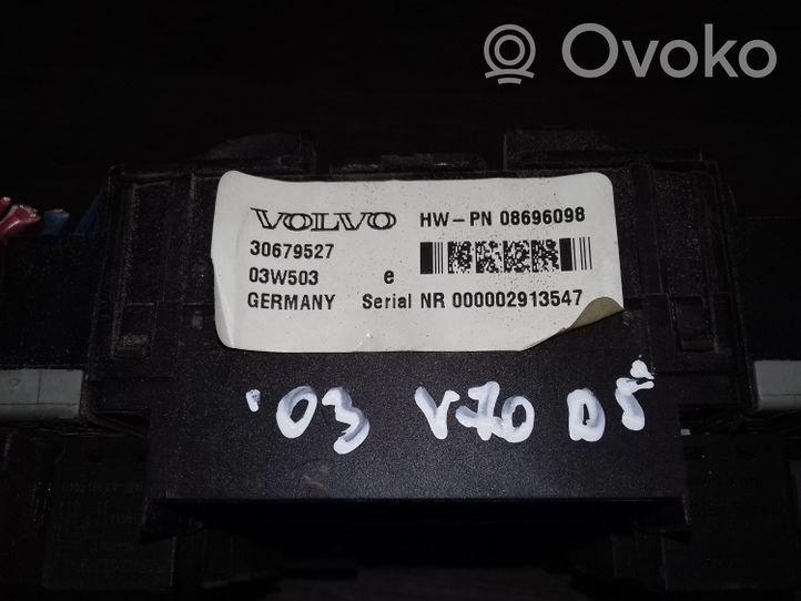 Volvo V70 Ramka / Moduł bezpieczników 30679527