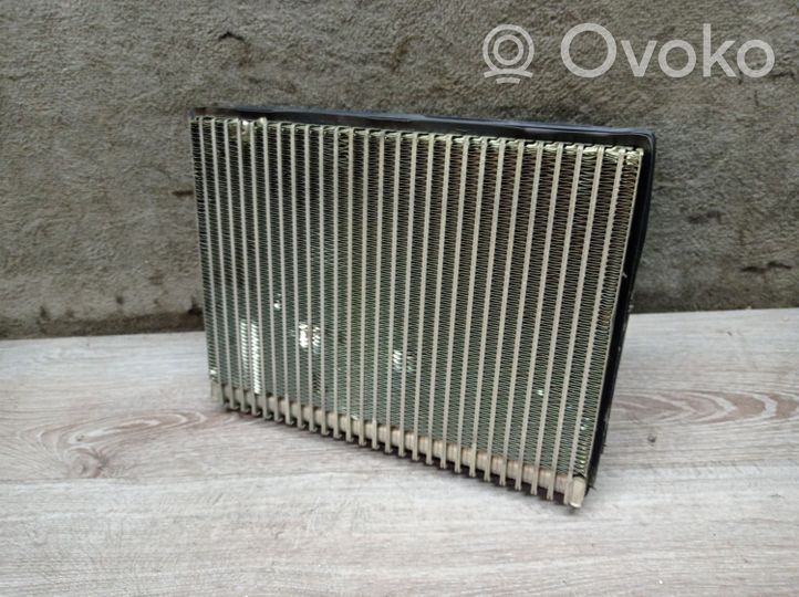 Volvo V70 Oro kondicionieriaus radiatorius (salone) 66632