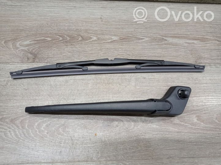 Volvo V70 Rear wiper blade arm 