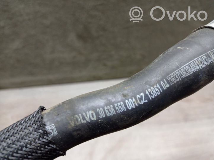 Volvo V70 Moottorin vesijäähdytyksen putki/letku 