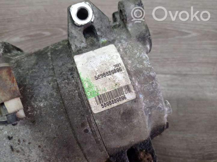 Volvo V70 Ilmastointilaitteen kompressorin pumppu (A/C) 