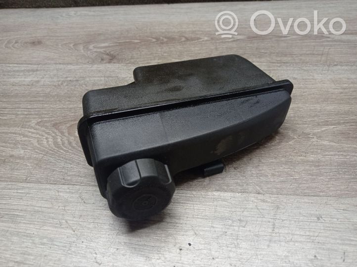 Volvo V70 Power steering fluid tank/reservoir 