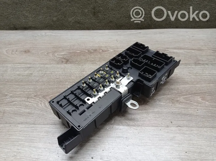 Volvo V70 Sulakemoduuli 518828108