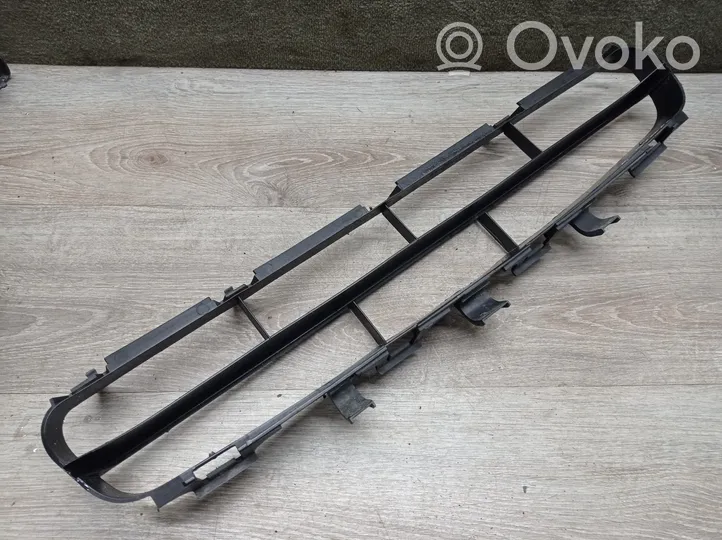 Volvo S60 Grille inférieure de pare-chocs avant 