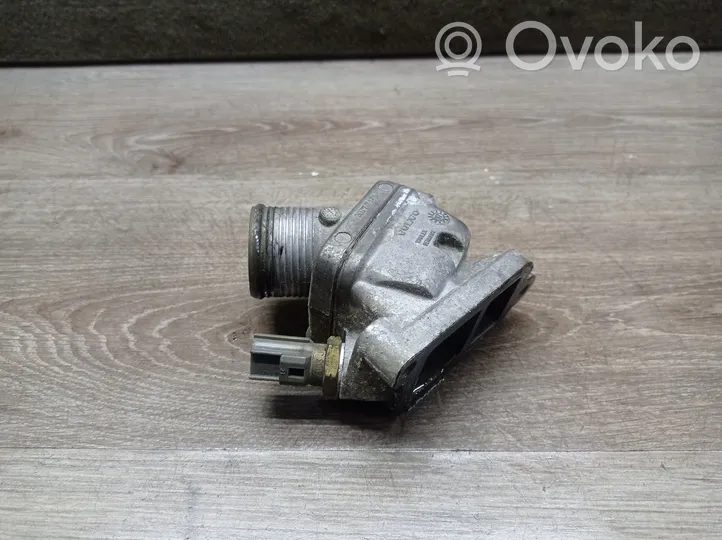 Volvo XC70 Boîtier de thermostat / thermostat 