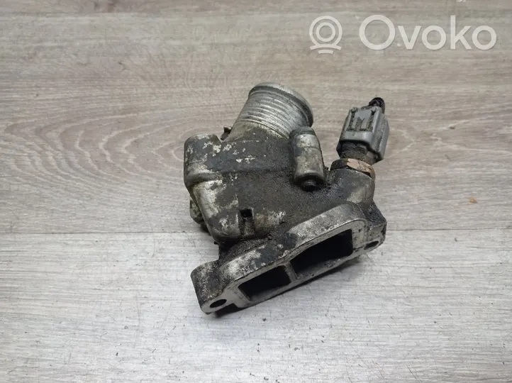 Volvo XC70 Boîtier de thermostat / thermostat 