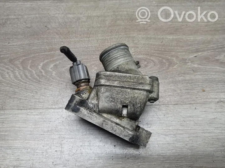 Volvo XC70 Boîtier de thermostat / thermostat 