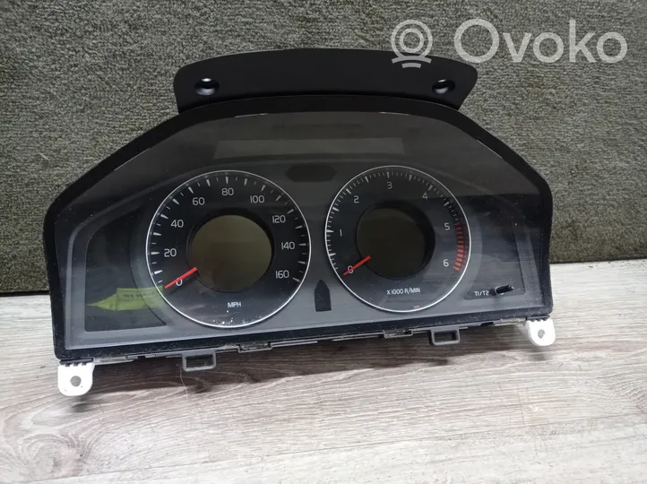 Volvo XC70 Speedometer (instrument cluster) 