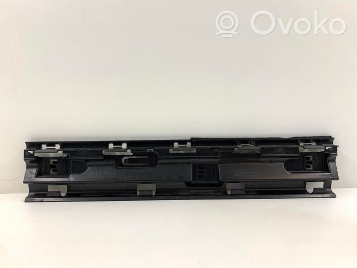 BMW X1 F48 F49 Listello di supporto del sottoporta 7332331