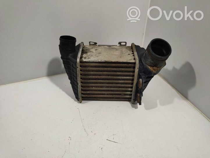 Volkswagen Vento Chłodnica powietrza doładowującego / Intercooler 1231877