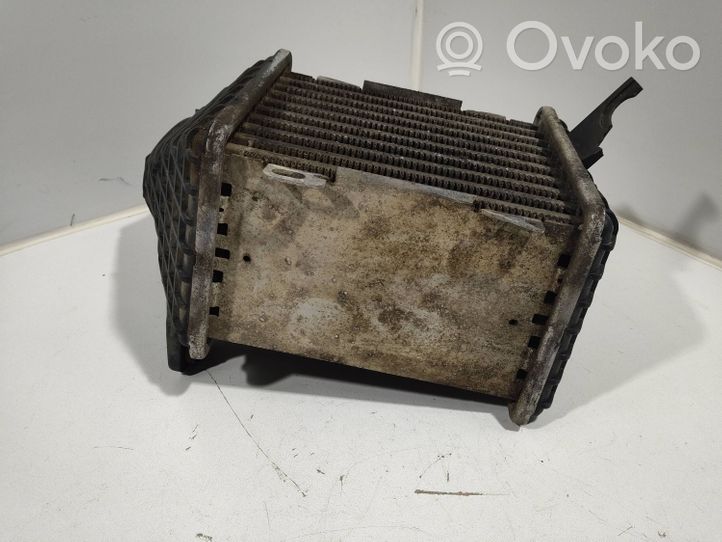 Volkswagen Vento Chłodnica powietrza doładowującego / Intercooler 1231877