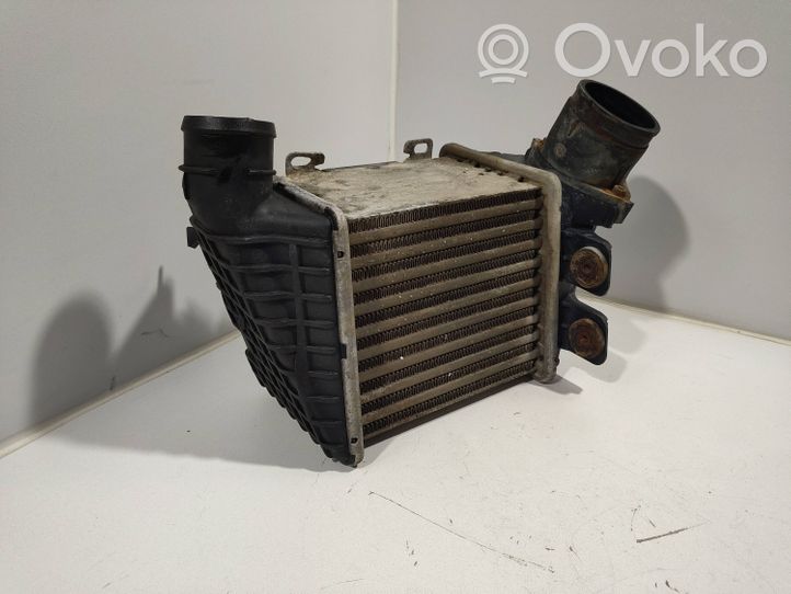 Volkswagen Vento Chłodnica powietrza doładowującego / Intercooler 1231877