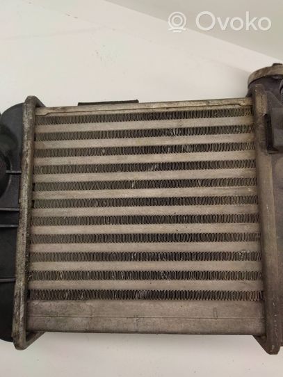 Audi A4 S4 B7 8E 8H Chłodnica powietrza doładowującego / Intercooler 8E0145805R