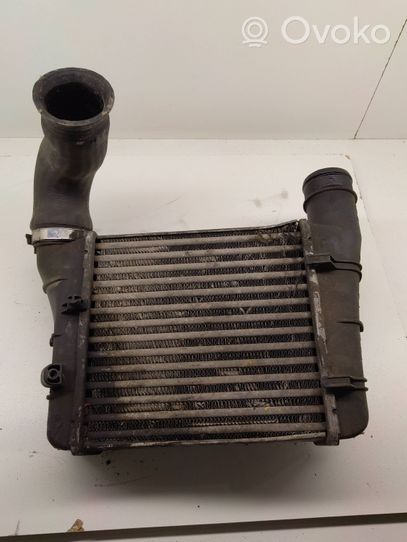 Audi A4 S4 B7 8E 8H Chłodnica powietrza doładowującego / Intercooler 8E0145805S