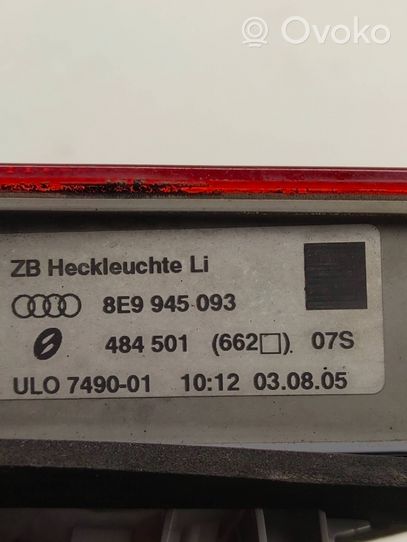 Audi A4 S4 B7 8E 8H Lampy tylnej klapy bagażnika 8E9945093