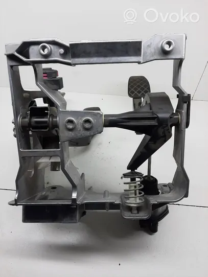 Audi A4 S4 B8 8K Conjunto de soporte del pedal de freno 8K1721117