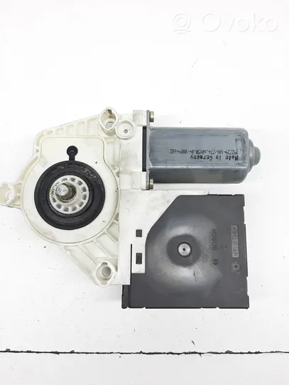 Volkswagen Golf V Alzacristalli della portiera anteriore con motorino 1K0959792L