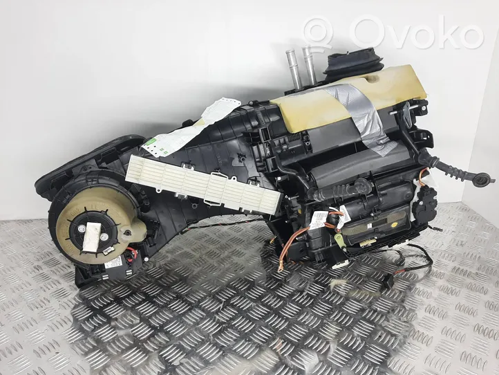 Audi A4 S4 B8 8K Salono oro mazgo plastikinis korpusas 8K1820005AE