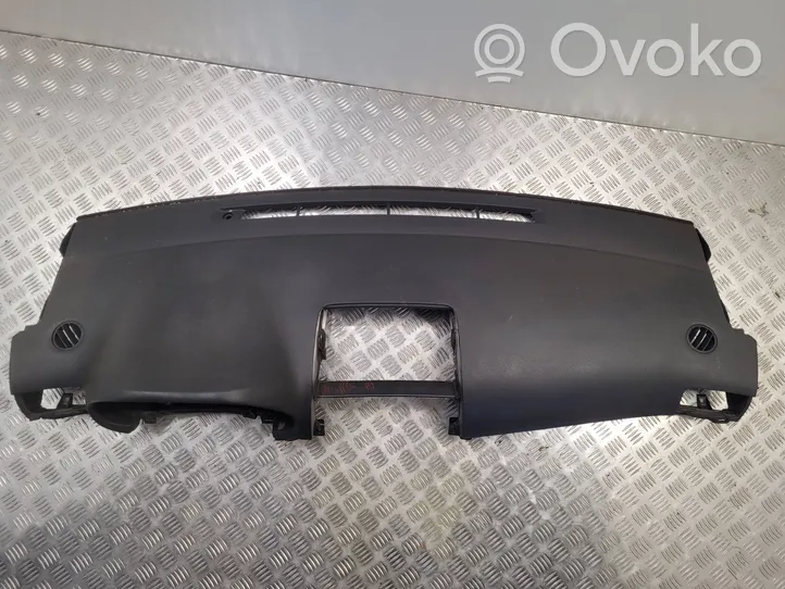 Toyota Avensis T250 Panel de instrumentos 5531105070