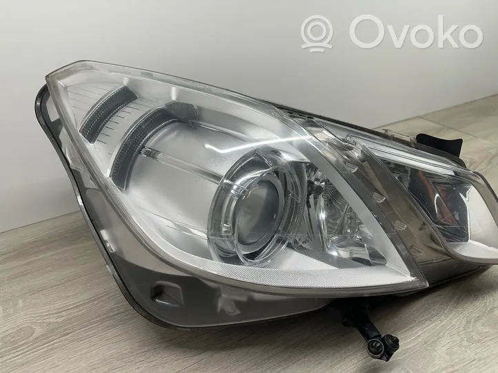 Mercedes-Benz E C207 W207 Lampa przednia A2078200259