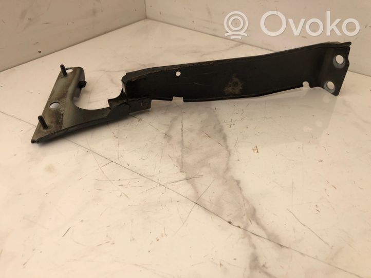 Audi A5 Sportback 8TA Fender mounting bracket 8T0821136A