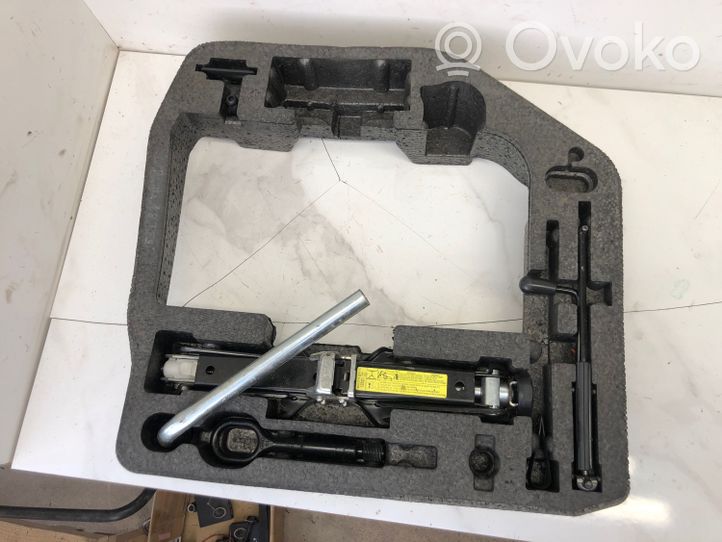 Audi A4 S4 B8 8K Tool set 8K0011031C