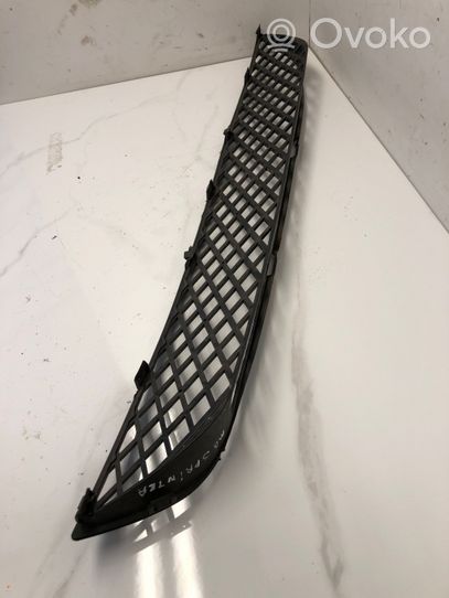 Mercedes-Benz Sprinter W906 Grille inférieure de pare-chocs avant A9068850053