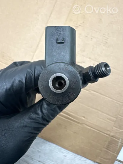 Mercedes-Benz S W220 Injecteur de carburant A6130700587