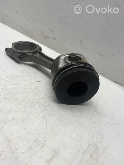 Volkswagen PASSAT B6 Piston with connecting rod 