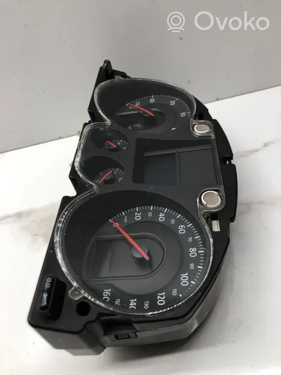 Volkswagen PASSAT B6 Speedometer (instrument cluster) 3C0920960K